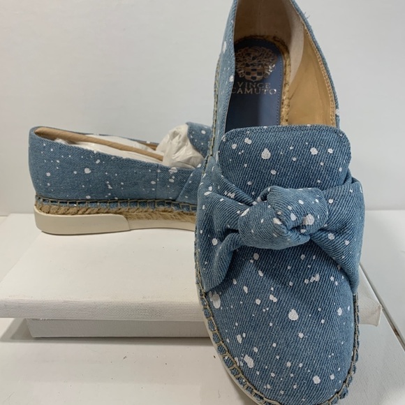 Vince Camuto tratida splatter denim loafer…